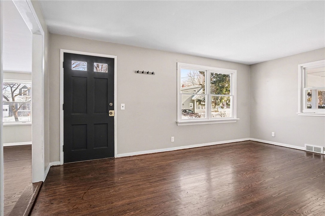 21 Raleigh Road Irondequoit, NY 14617 - Photo 2 of 16