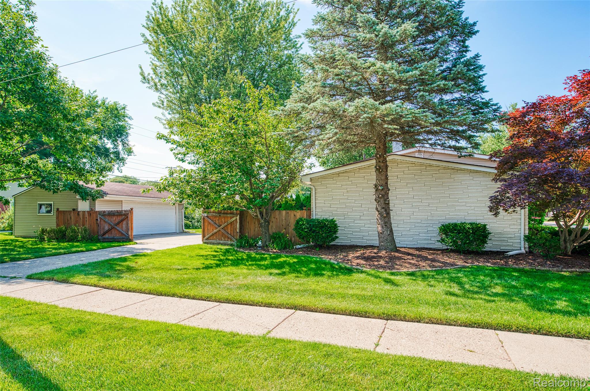 11860 Riverside Drive Plymouth, MI 48170 - Photo 19 of 25 Fenced Backyard