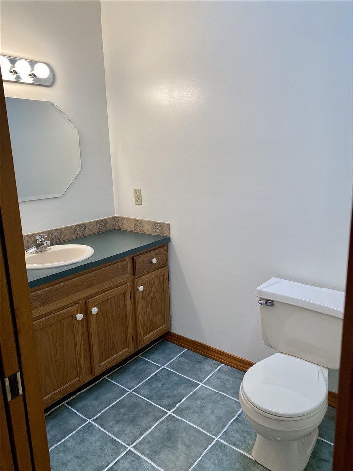 3245 East Siebert Road Midland, MI 48642 - Photo 37 of 44 1895165-36.JPG