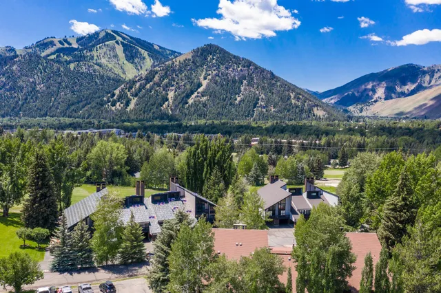 $899,000 | 127 Saddle Road, Unit D7, Ketchum, ID 83340