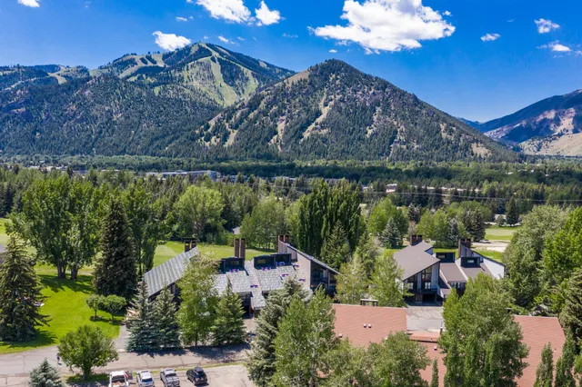 $899,000 | 127 Saddle Road, Unit D7, Ketchum, ID 83340