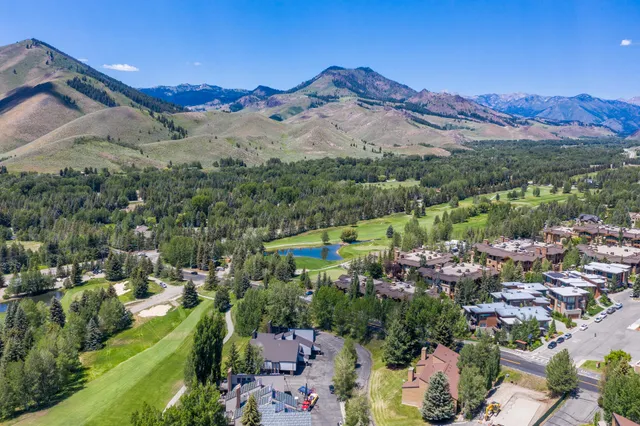 $899,000 | 127 Saddle Road, Unit D7, Ketchum, ID 83340