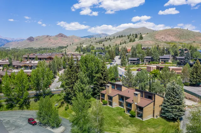 $899,000 | 127 Saddle Road, Unit D7, Ketchum, ID 83340