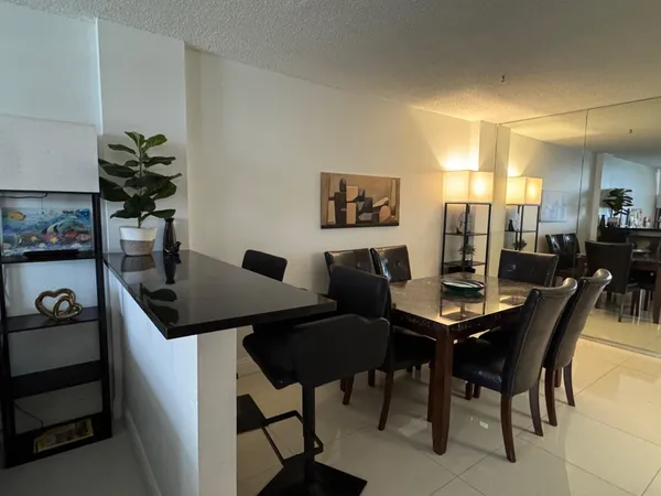 $2,450 | 305 North Pompano Beach Boulevard, Unit 307, Pompano Beach, FL 33062