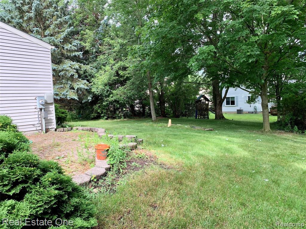1630 Dancer Drive Rochester Hills, MI 48307 - Photo 12 of 12