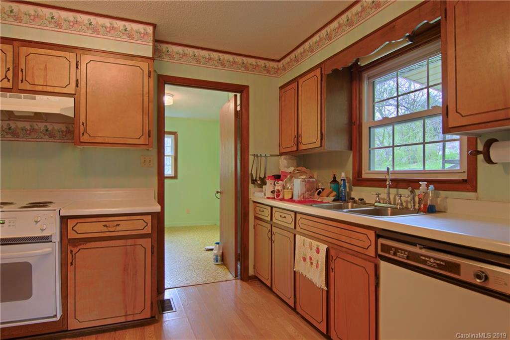 67 Sandy Branch Road Balsam Grove, NC 28708 - Photo 9 of 29 Gallery Image 9