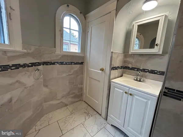 $3,400 | 7203 Wayne Avenue, Upper Darby, PA 19082