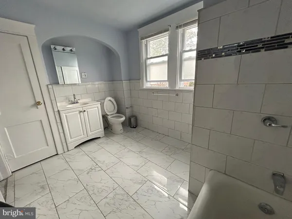 $3,400 | 7203 Wayne Avenue, Upper Darby, PA 19082