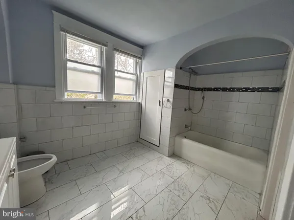 $3,400 | 7203 Wayne Avenue, Upper Darby, PA 19082