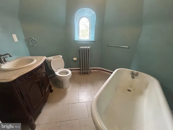 $3,400 | 7203 Wayne Avenue, Upper Darby, PA 19082