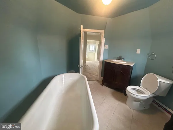 $3,400 | 7203 Wayne Avenue, Upper Darby, PA 19082