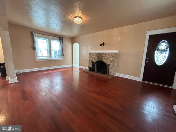 $3,400 | 7203 Wayne Avenue, Upper Darby, PA 19082