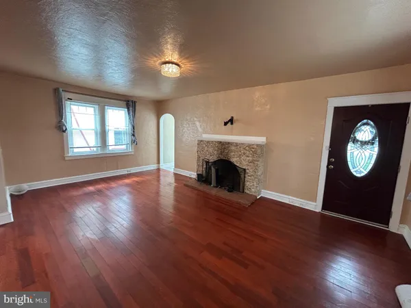 $3,400 | 7203 Wayne Avenue, Upper Darby, PA 19082