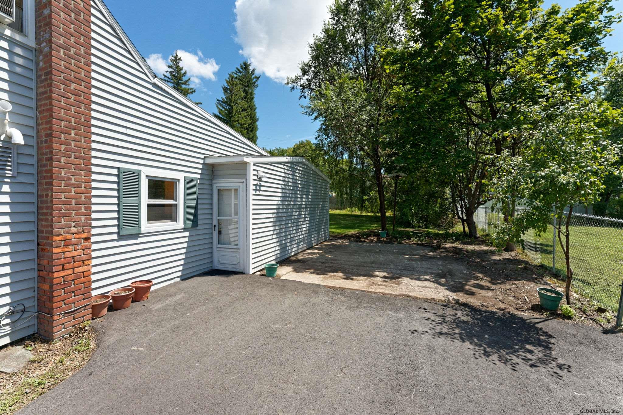 16 Luella Road Latham, NY 12110 - Photo 28 of 33 Photo 28