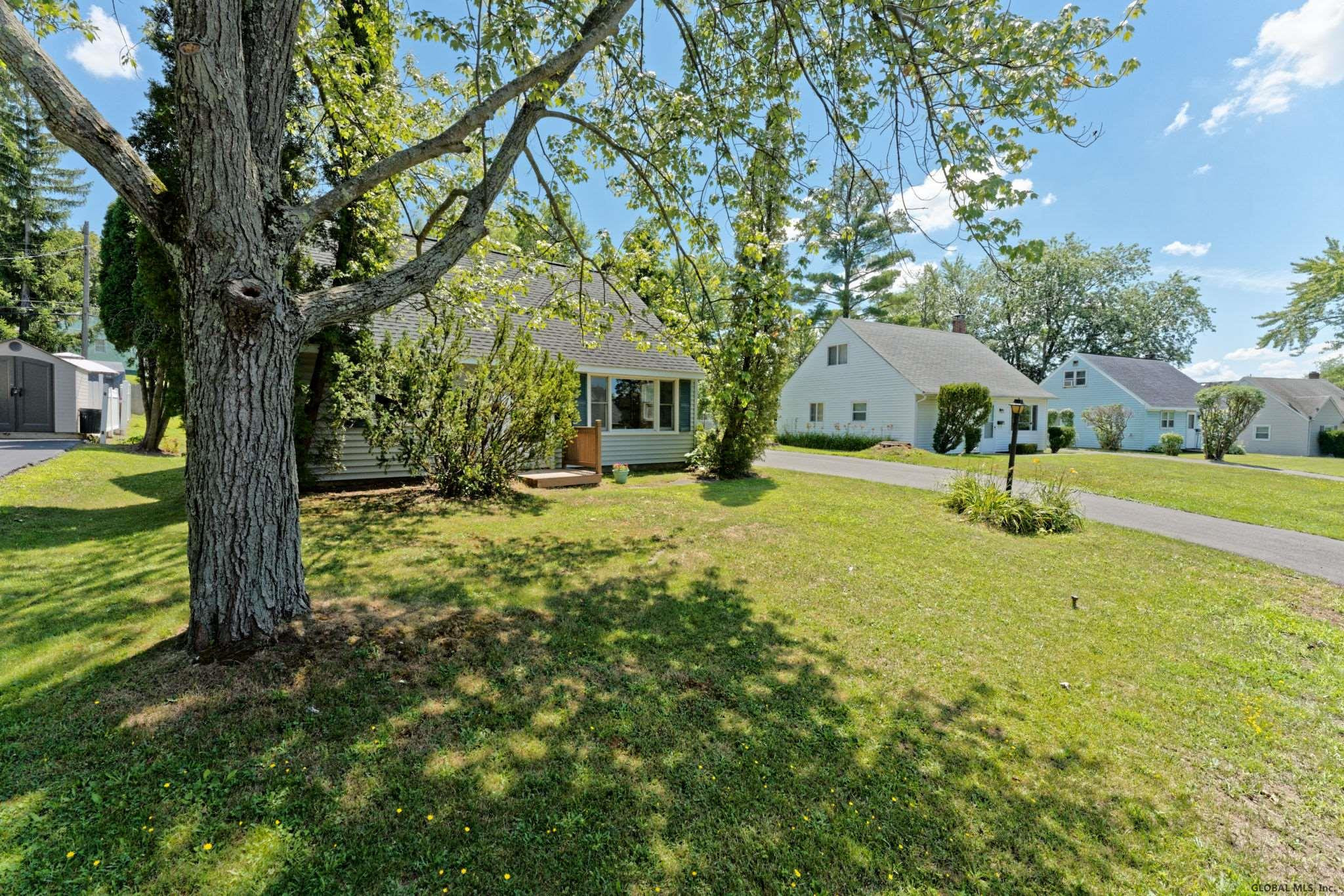 16 Luella Road Latham, NY 12110 - Photo 3 of 33 Photo 3