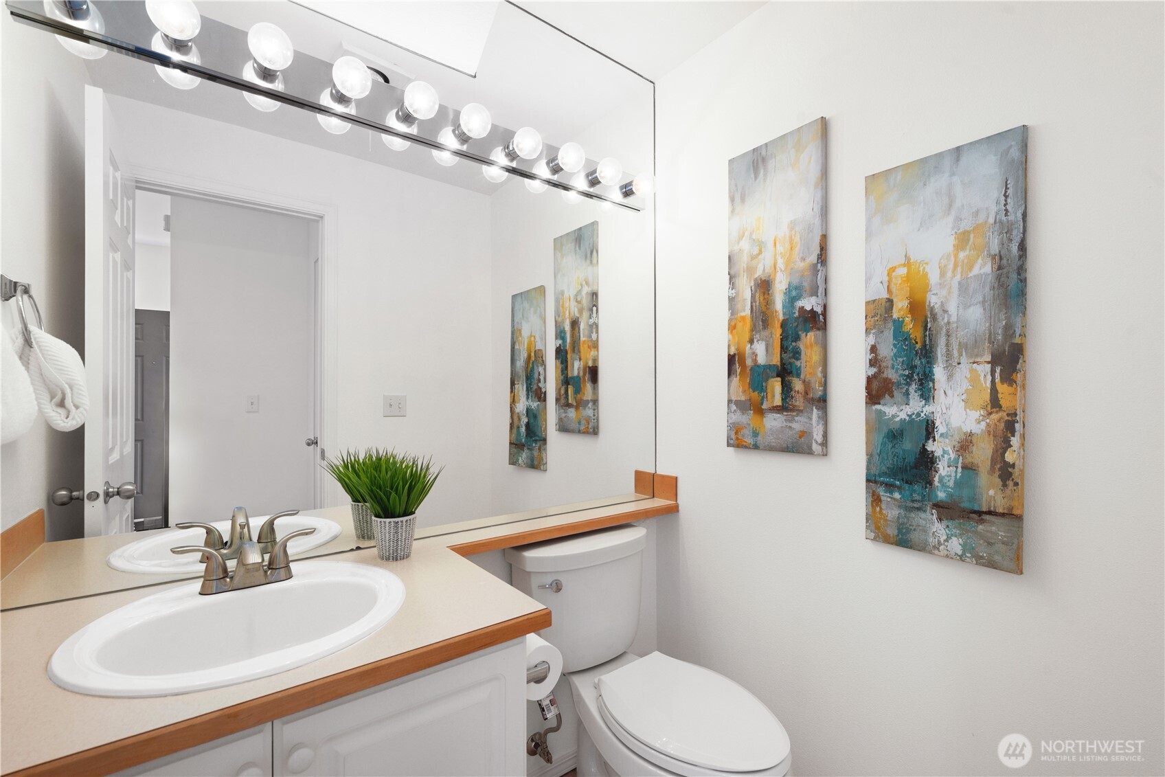 562 South 51st Court Renton, WA 98055 - Photo 17 of 31