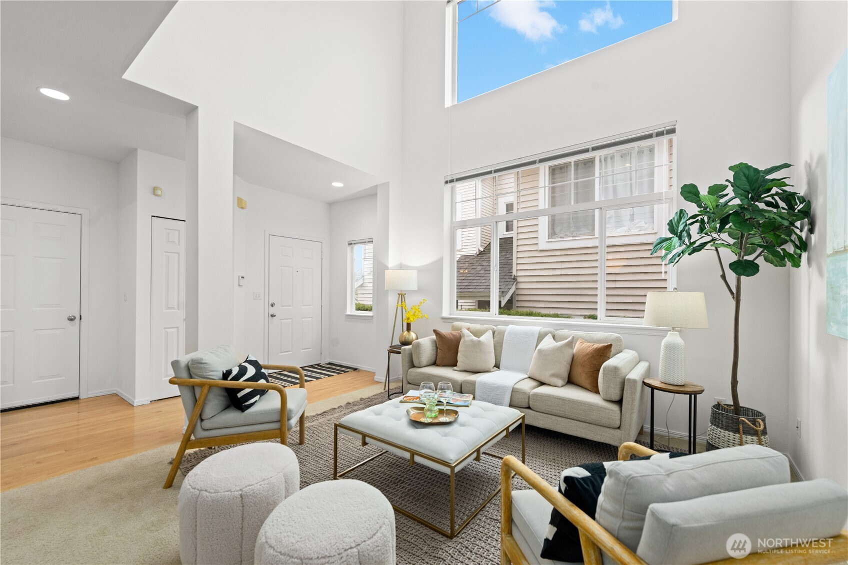 562 South 51st Court Renton, WA 98055 - Photo 2 of 31