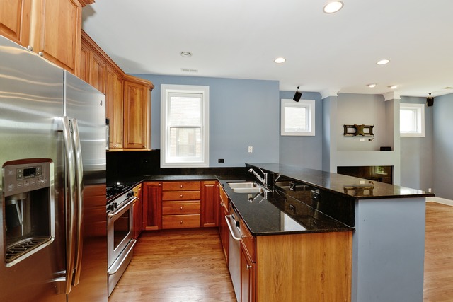 4541 North Malden Street, Unit 2S Chicago, IL 60640 - Photo 5 of 10