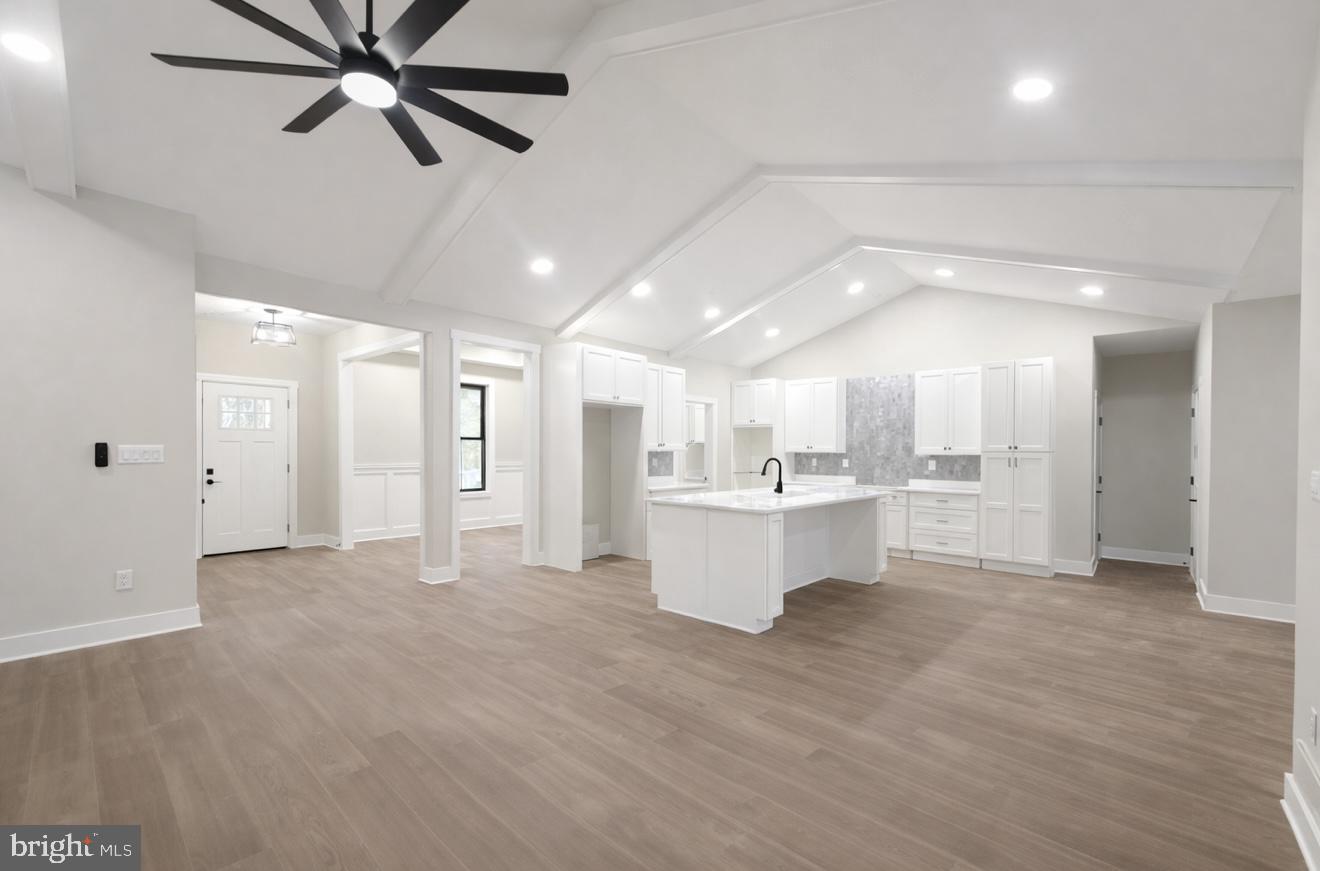 Fairview Drive Berkeley Springs, WV 25411 - Photo 10 of 36 Open floor concept