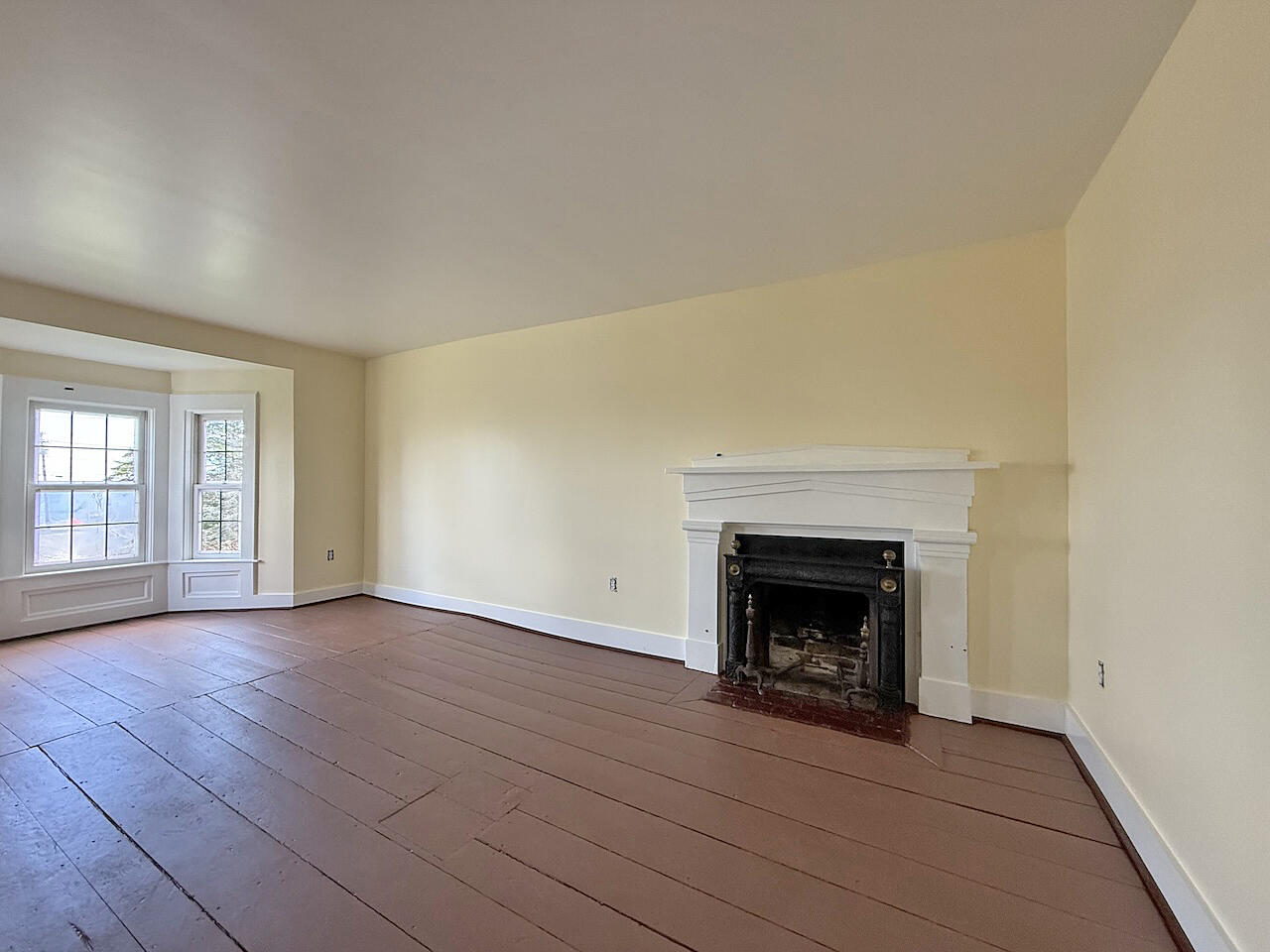 11 Overlook Road Lincolnville, ME 04849 - Photo 22 of 35 Living Room Unit 2