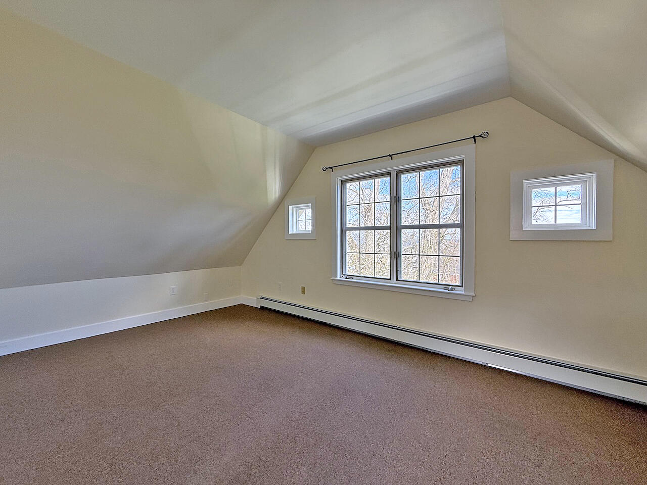 11 Overlook Road Lincolnville, ME 04849 - Photo 31 of 35 Living Area Unit 4
