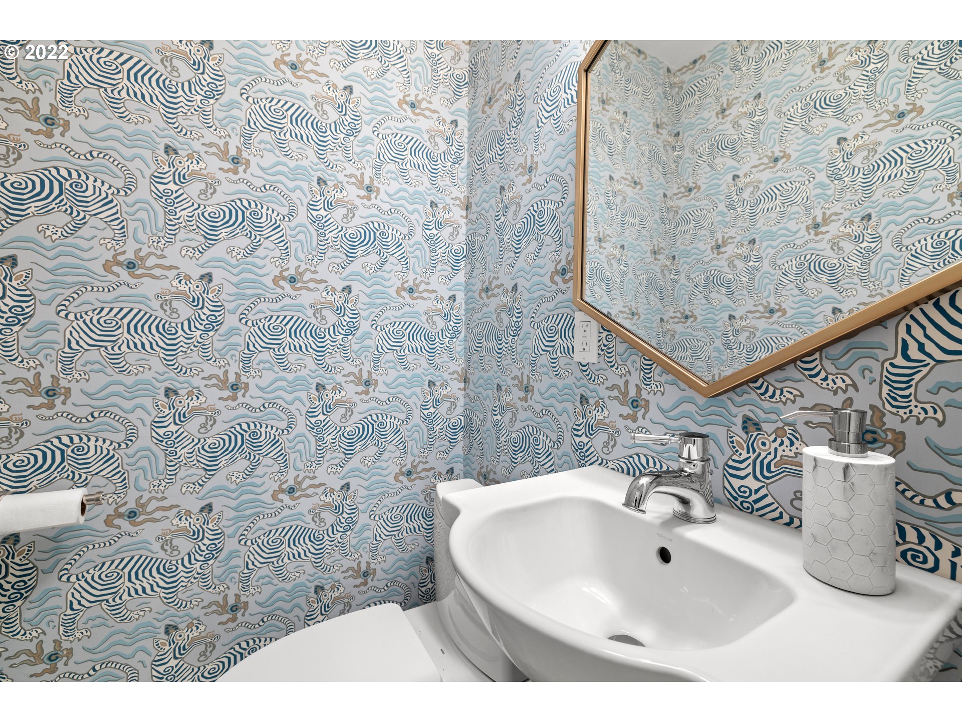 1411 Southwest Highland Road Portland, OR 97221 - Photo 15 of 32 Gallery Image 15