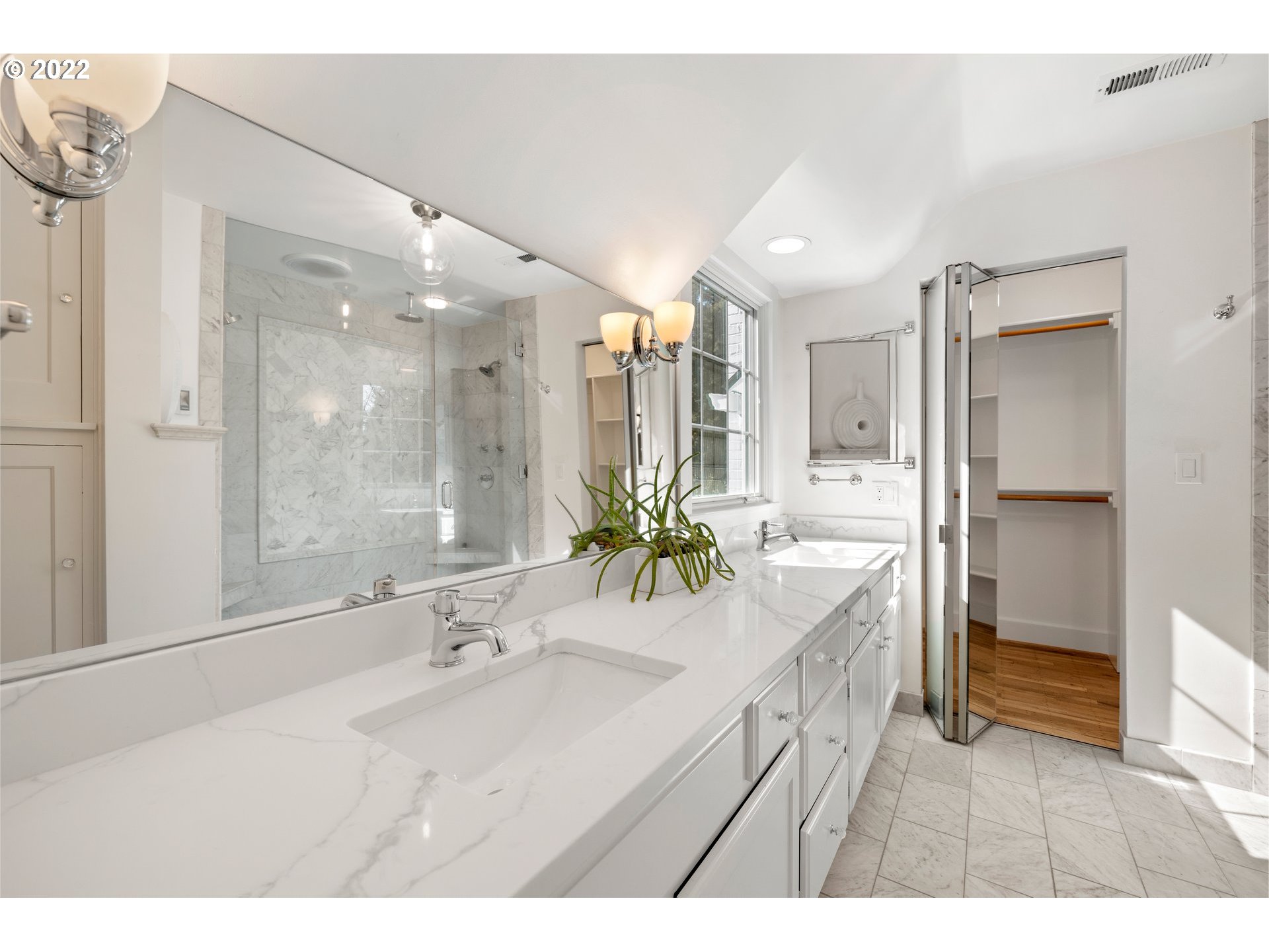 1411 Southwest Highland Road Portland, OR 97221 - Photo 23 of 32 Gallery Image 23