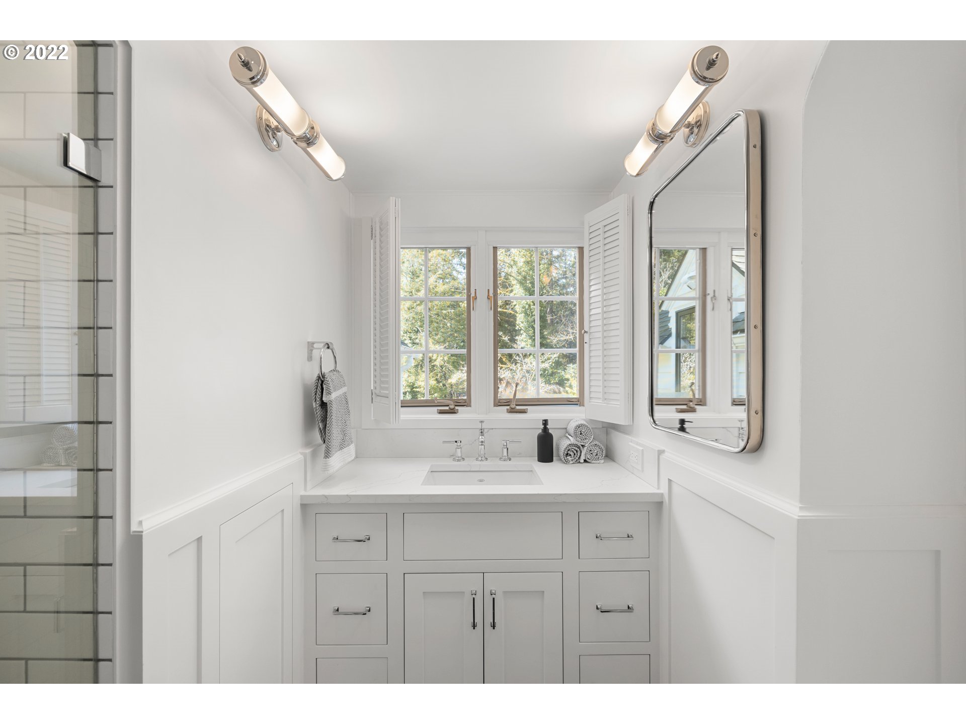 1411 Southwest Highland Road Portland, OR 97221 - Photo 28 of 32 Gallery Image 28
