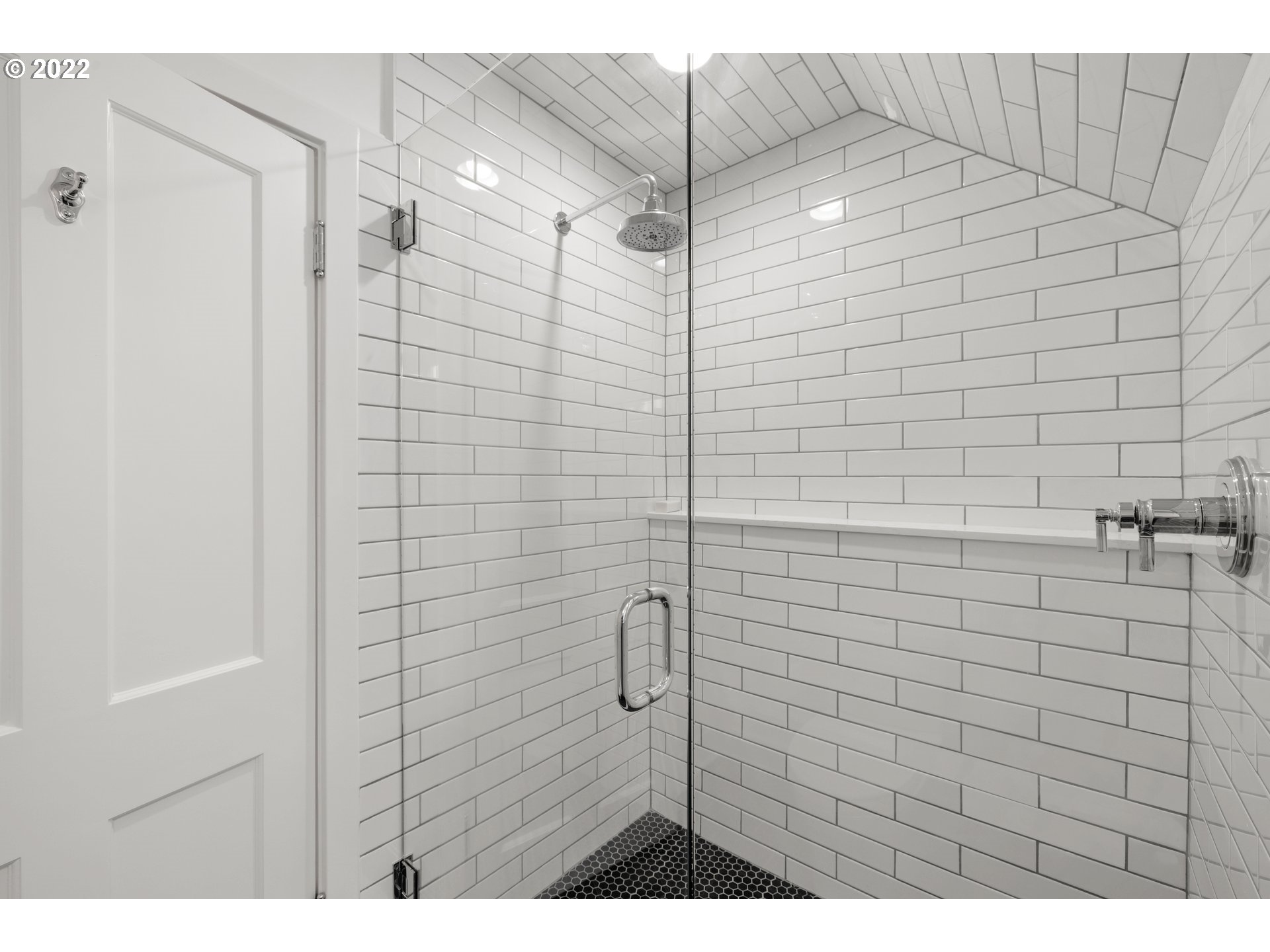 1411 Southwest Highland Road Portland, OR 97221 - Photo 29 of 32 Gallery Image 29