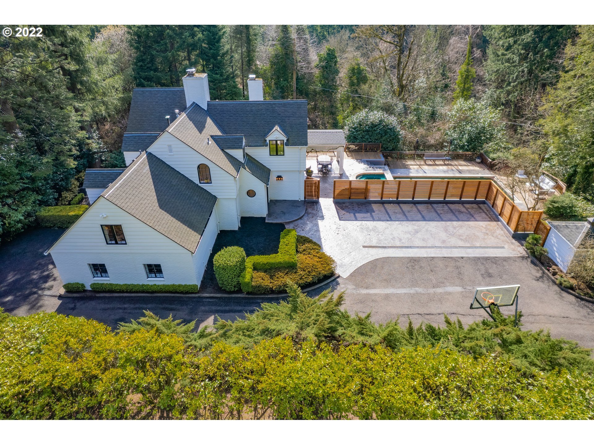 1411 Southwest Highland Road Portland, OR 97221 - Photo 30 of 32 Gallery Image 30