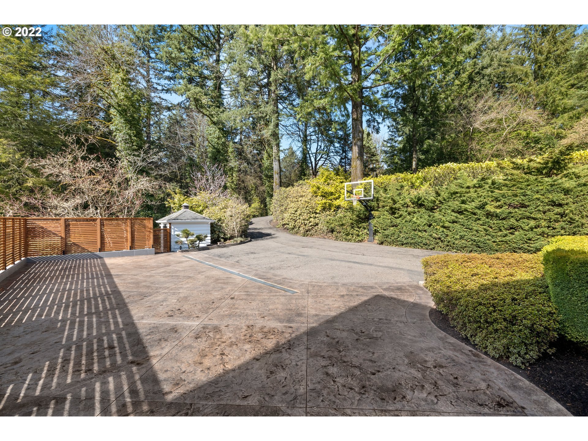 1411 Southwest Highland Road Portland, OR 97221 - Photo 6 of 32 Gallery Image 6