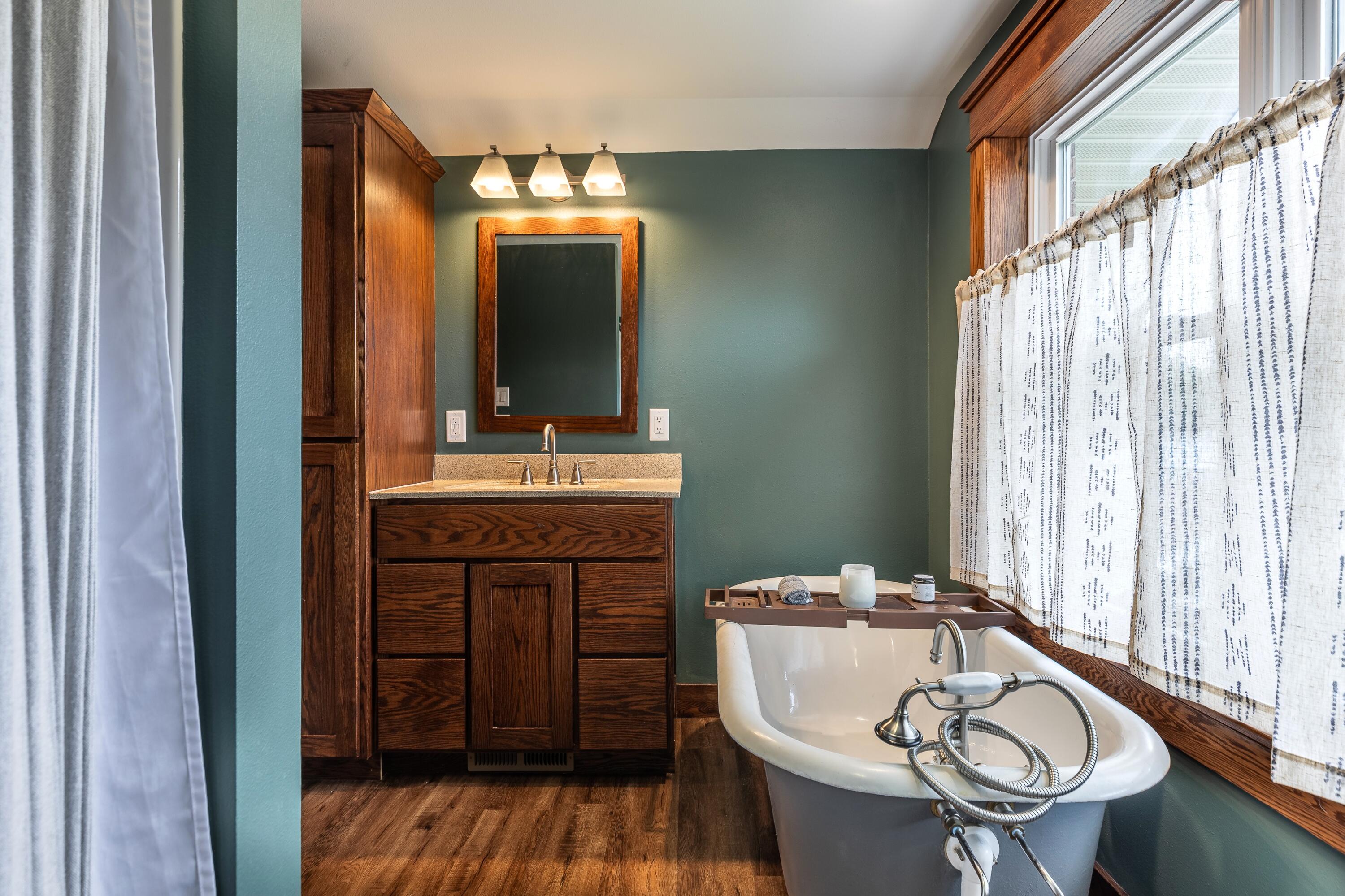 214 West State Street Westby, WI 54667 - Photo 27 of 38 Primary Bathroom