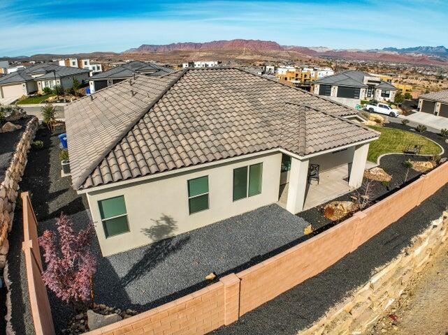2767 Vico Way St. George, UT 84770 - Photo 26 of 32 Back And Side Yard