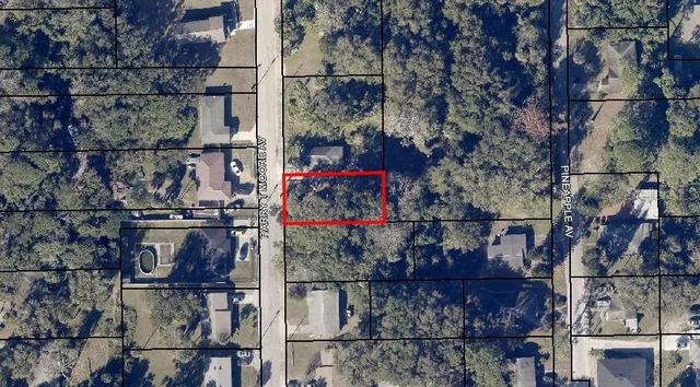 a view of entryway with outdoor area