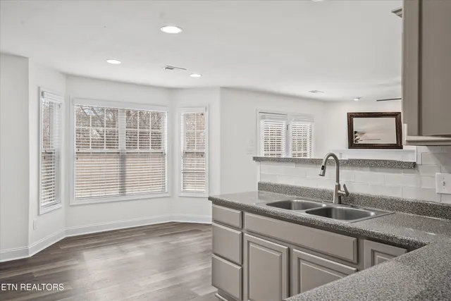 $489,900 | 5910 Loftis Creek Lane, Knoxville, TN 37924