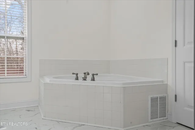 $489,900 | 5910 Loftis Creek Lane, Knoxville, TN 37924