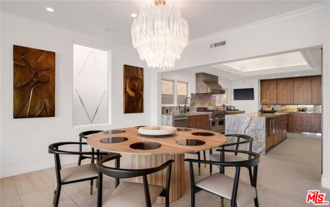 2266 Channel Road Newport Beach, CA 92661 - Photo 9 of 33