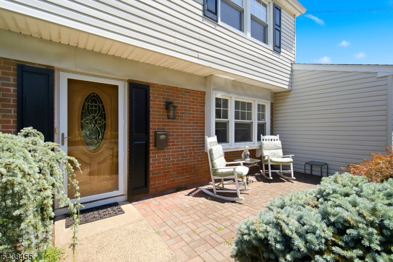 13 Abbott Road Somerset, NJ 08873 - Photo 4 of 32