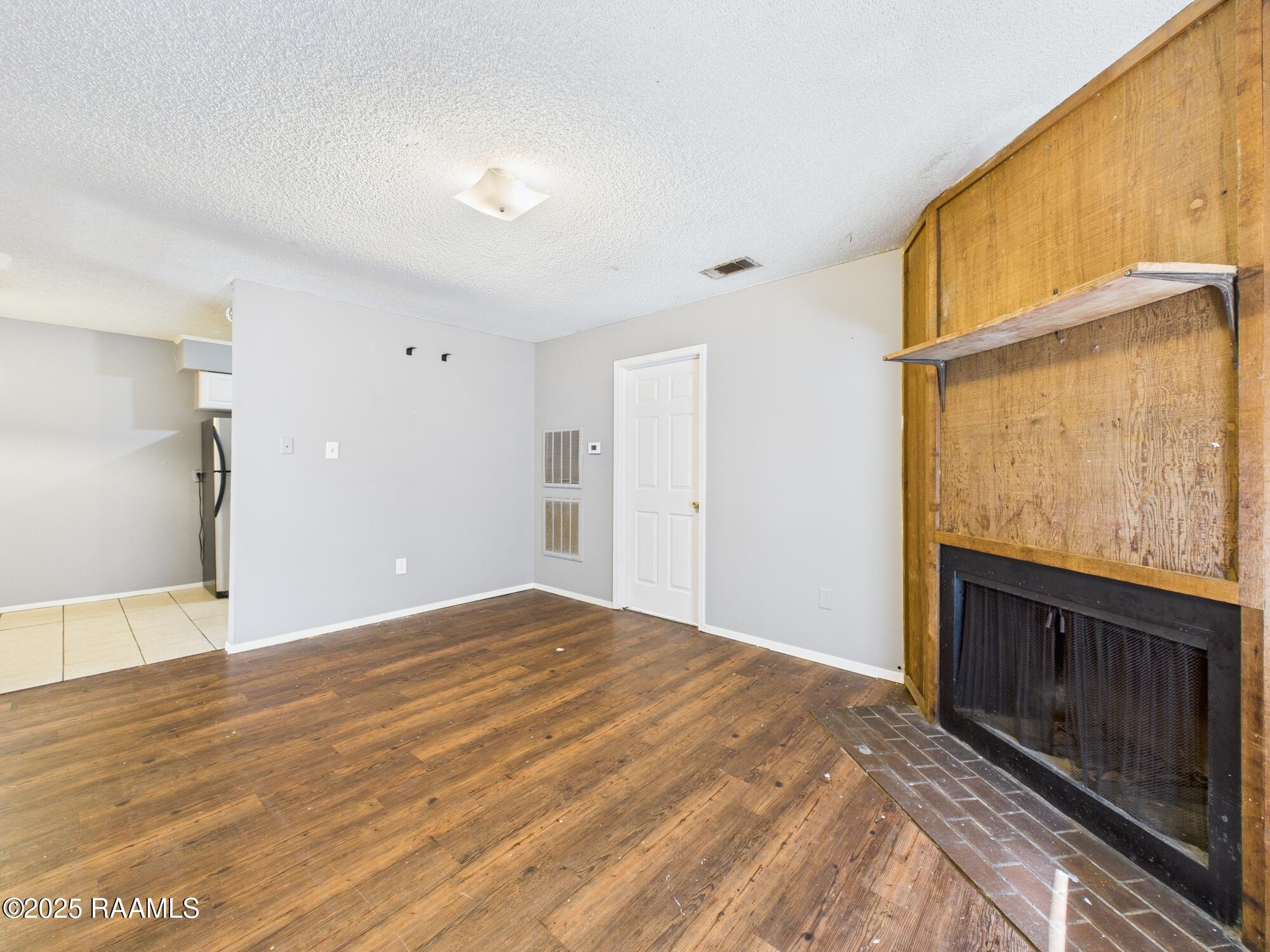 109 Meudon Street, Unit D Duson, LA 70529 - Photo 5 of 18 CAM04246G0-PR0191-STILL008