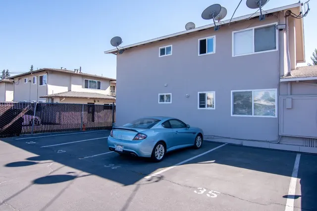 $2,575 | 3579 Agate Drive, Unit 11, Santa Clara, CA 95051