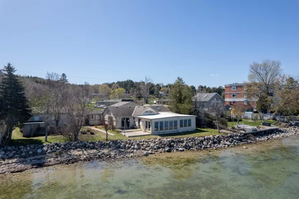 $1,250,000 | 5271 Highway 31, Williamsburg, MI 49690