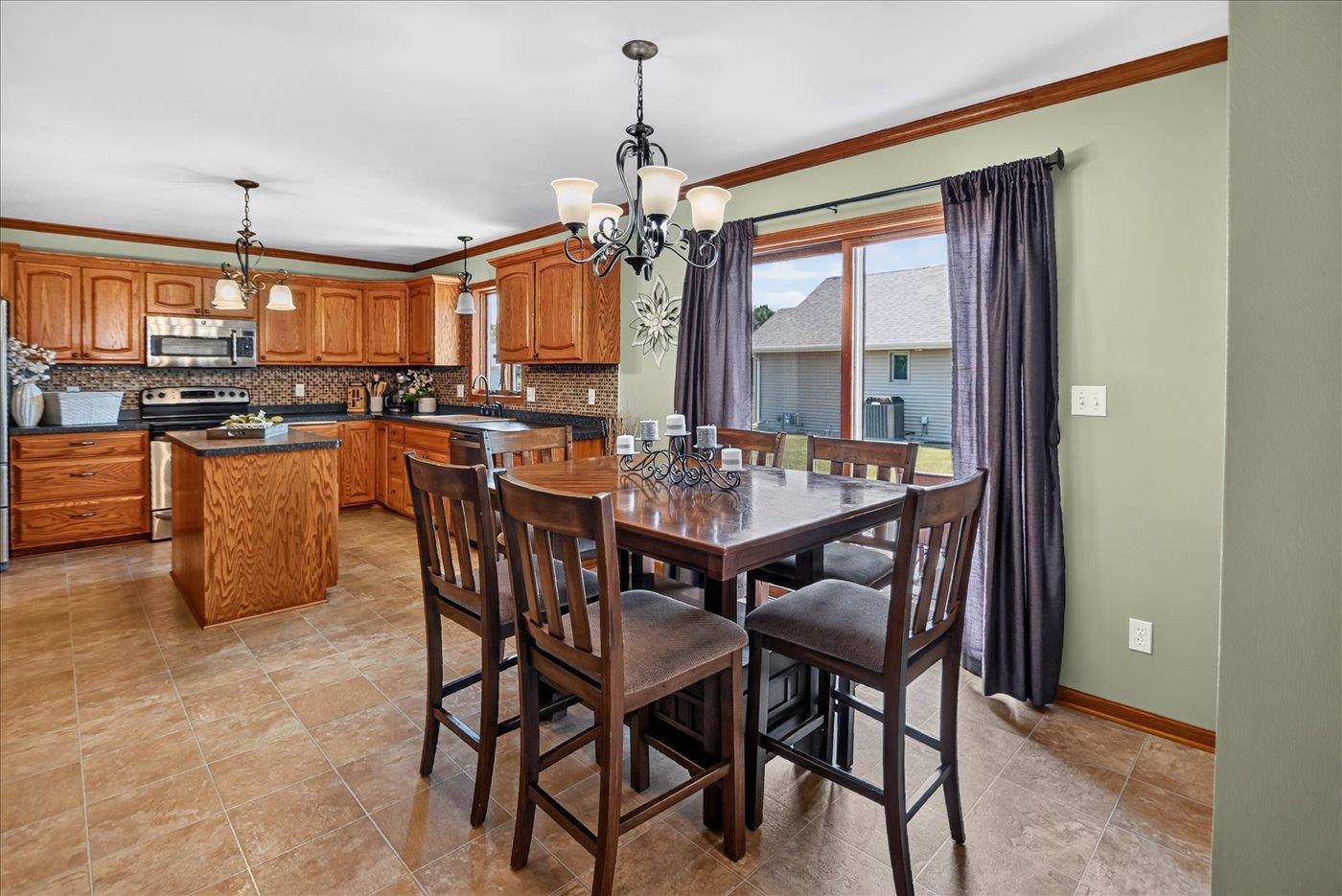 606 Cobblestone Way Watertown, WI 53094 - Photo 16 of 54