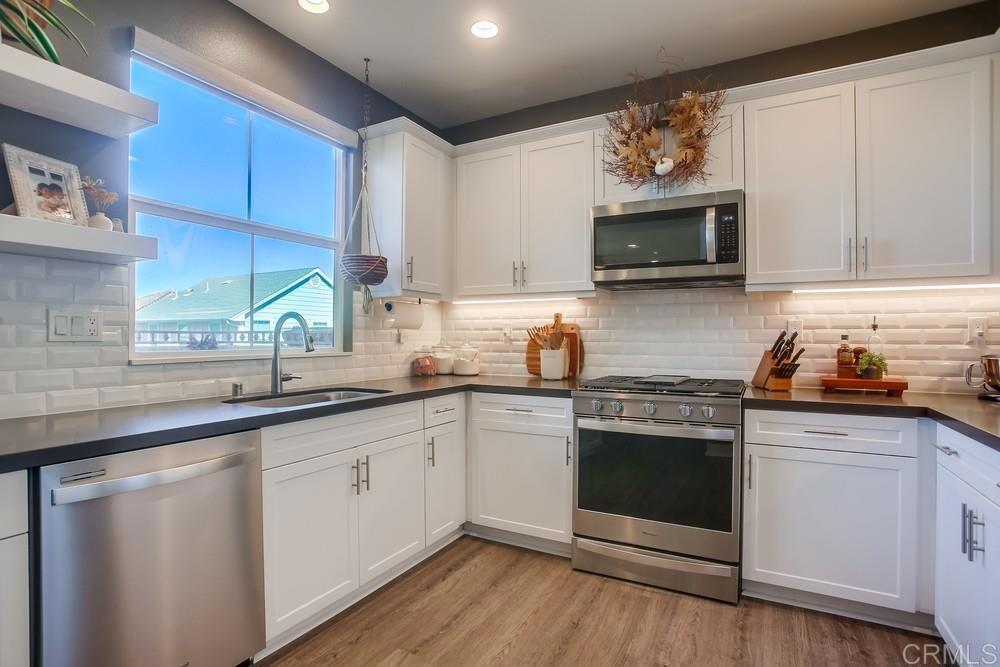 4326 Star Path Way, Unit 1 Oceanside, CA 92056 - Photo 27 of 72 Kitchen