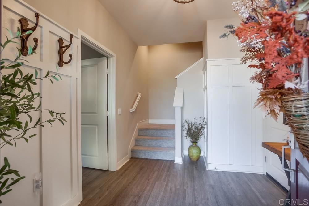 4326 Star Path Way, Unit 1 Oceanside, CA 92056 - Photo 5 of 72 Foyer