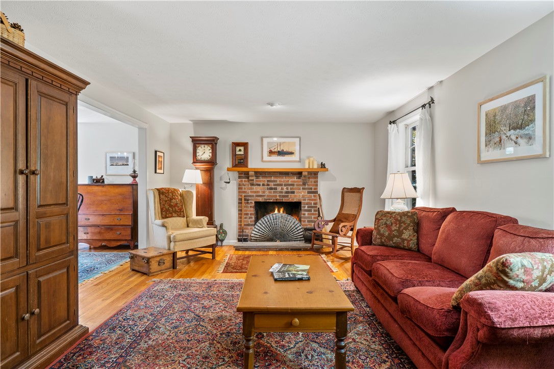 746 Slocum Road North Kingstown, RI 02874 - Photo 3 of 38