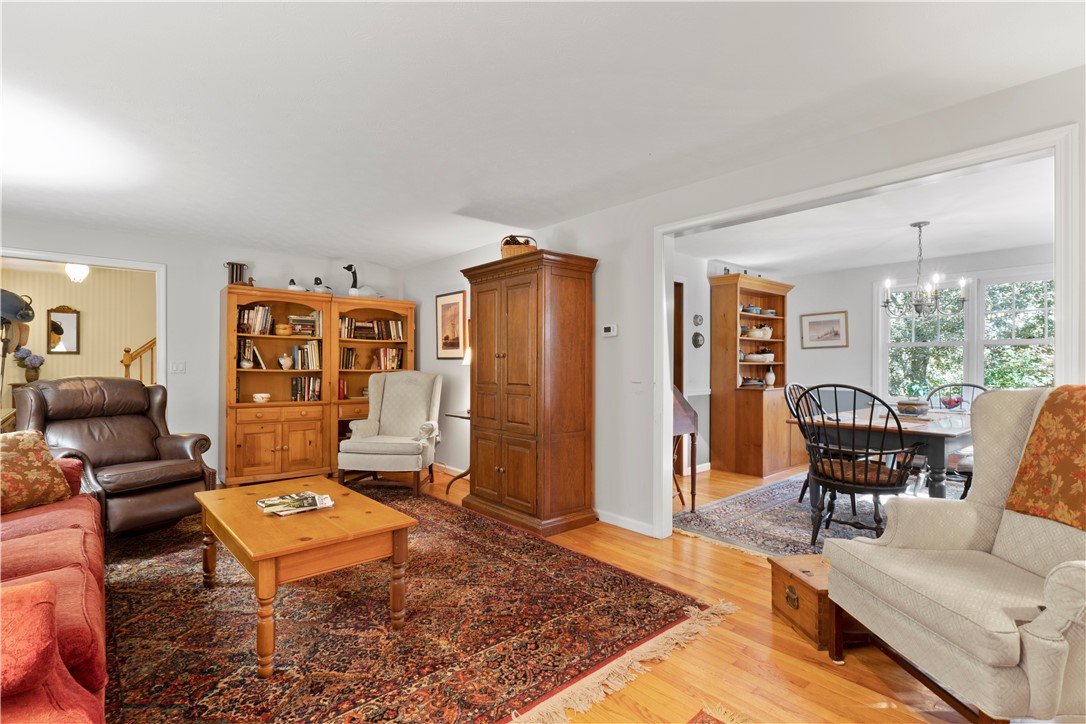 746 Slocum Road North Kingstown, RI 02874 - Photo 5 of 38