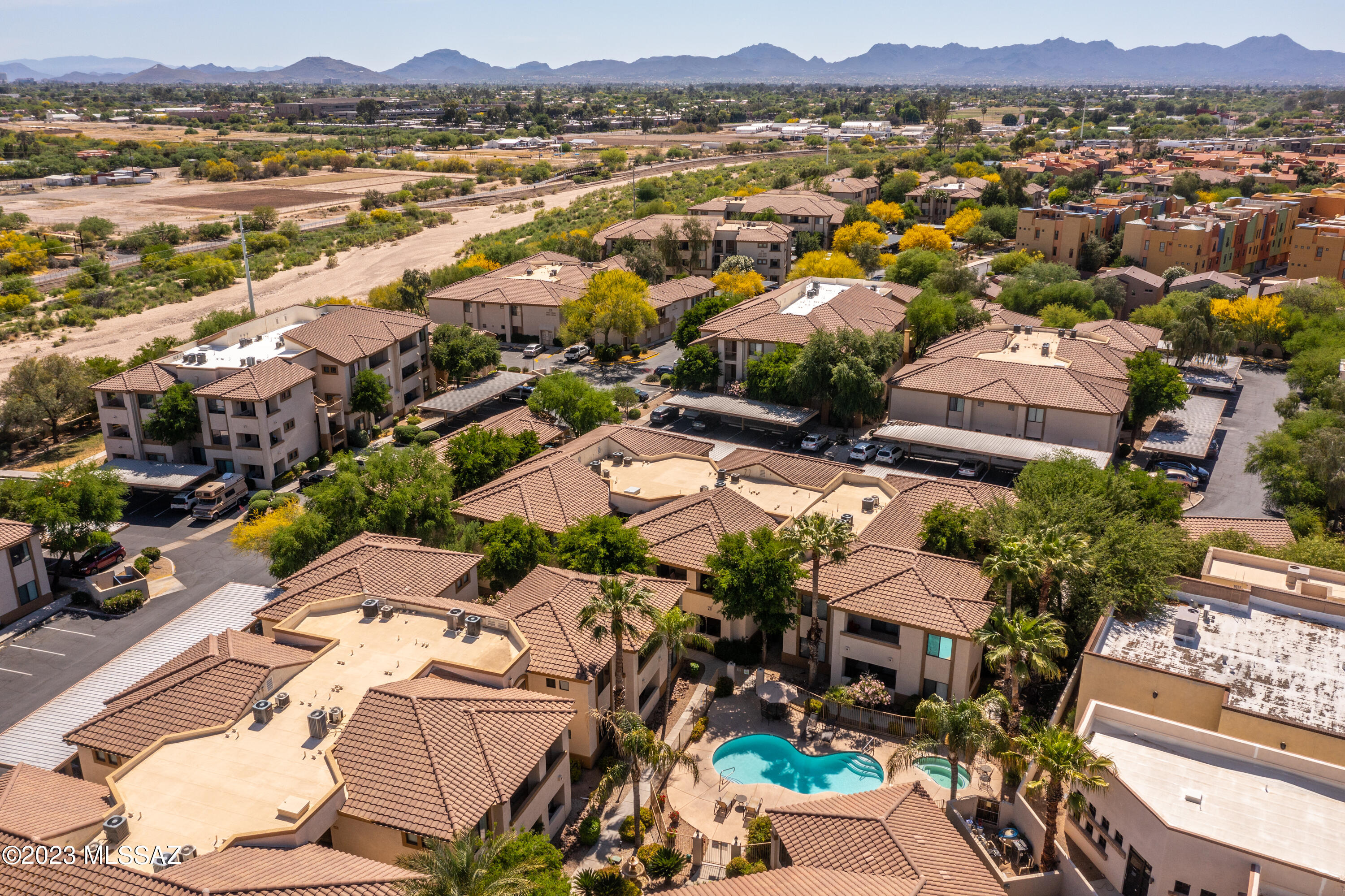 2550 East River Road, Unit 5302 Tucson, AZ 85718 - Photo 13 of 35