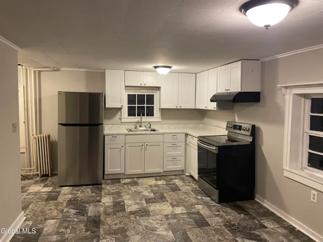 $1,600 | 163 Ridge Street, Glens Falls, NY 12801