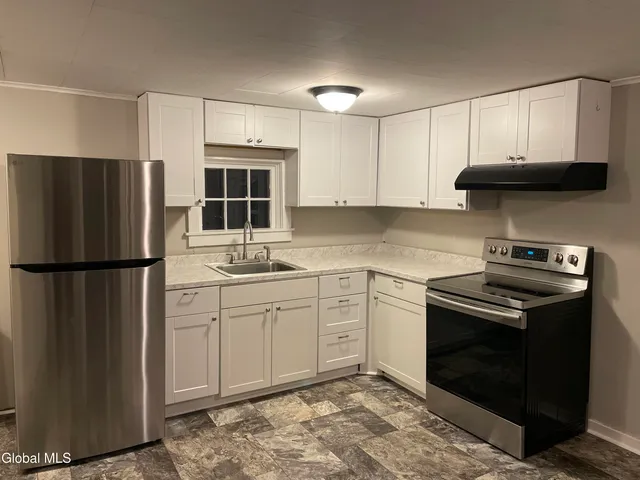 $1,600 | 163 Ridge Street, Glens Falls, NY 12801