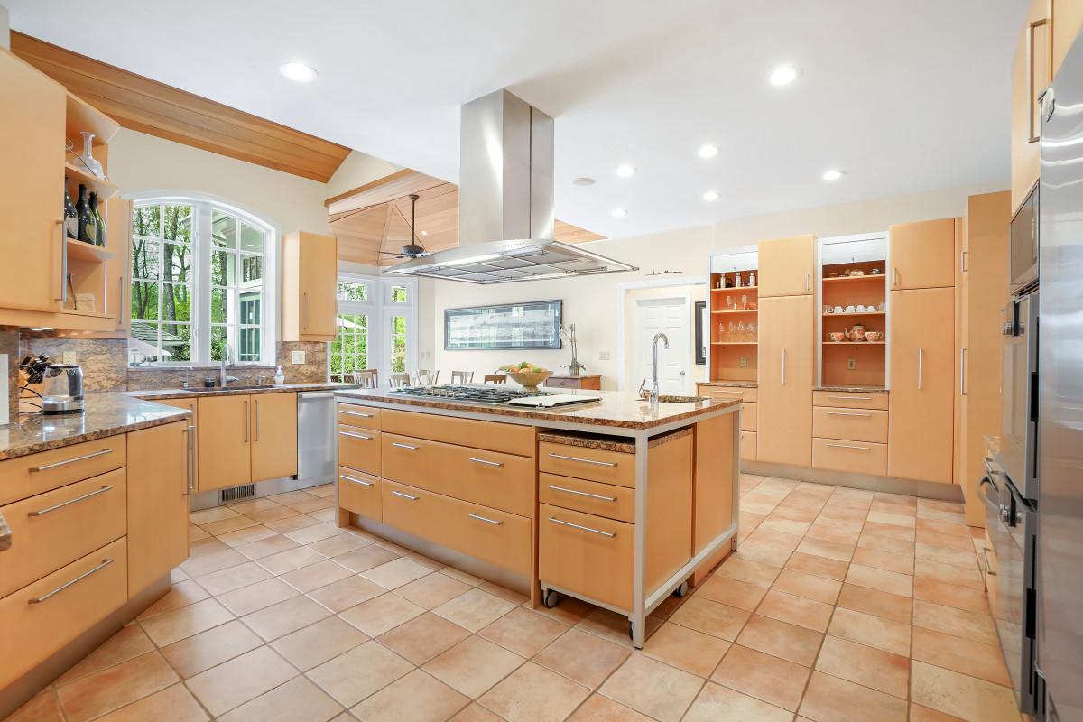 9704 Kendale Road Potomac, MD 20854 - Photo 13 of 70 Modern kitchen with sleek design.